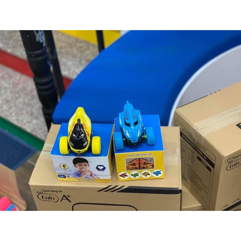 Xe đồ chơi địa hình 4 màu như hình