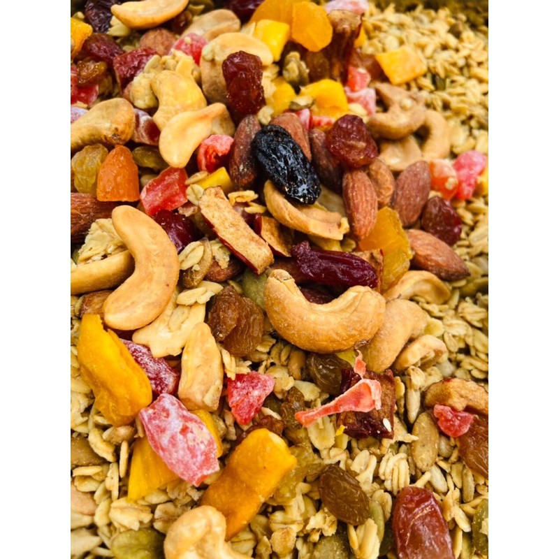 Ngũ cốc granola ăn liền giảm cân ít yến mạch 500g | BigBuy360 - bigbuy360.vn