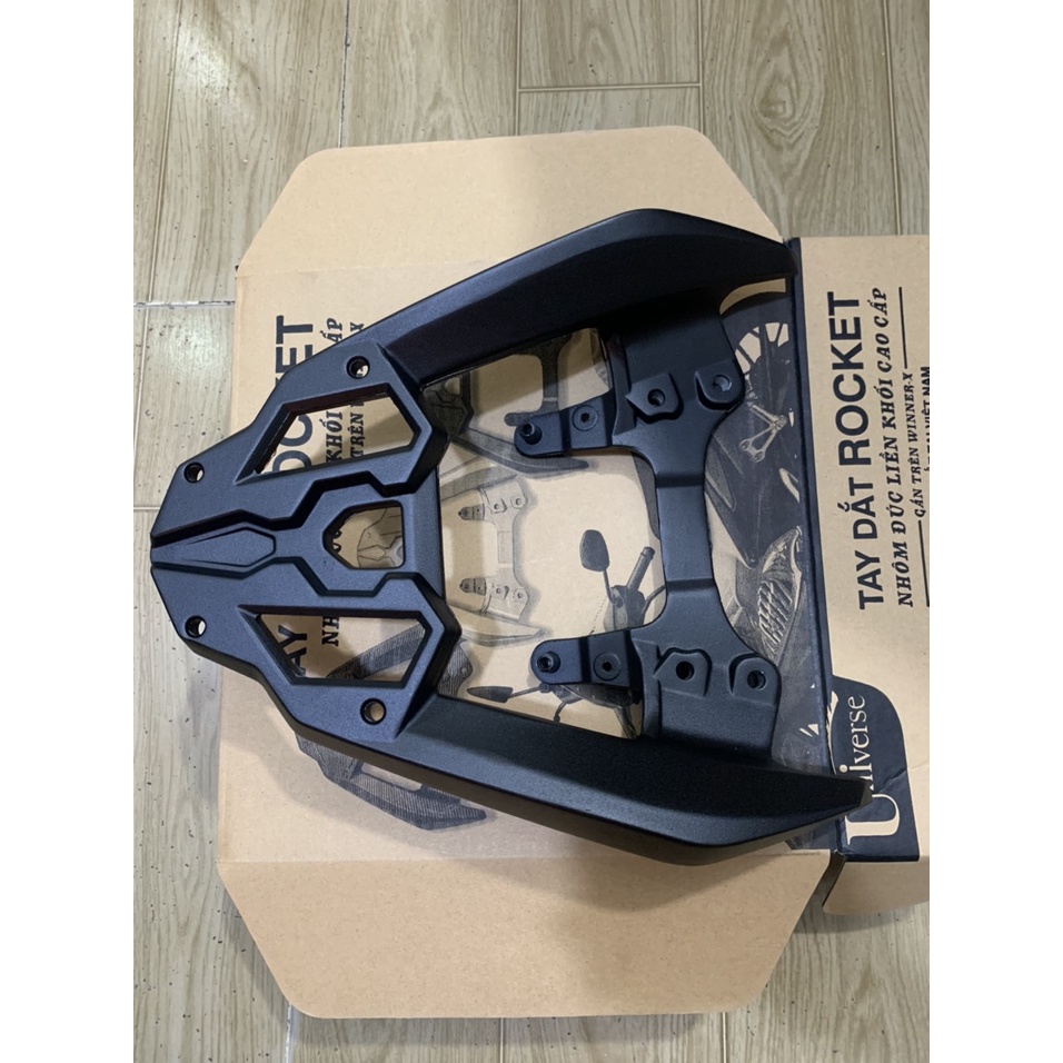 Cảng sau xe winner x mẫu rocket màu đen chất liệu nhôm đúc