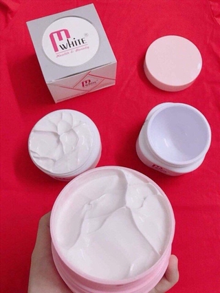 KEM BODY DƯỠNG TRẮNG MWHITE