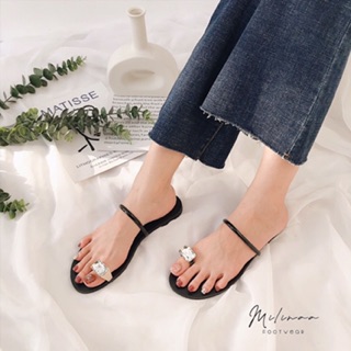 DÉP XỎ NGÓN ĐÍNH ĐÁ