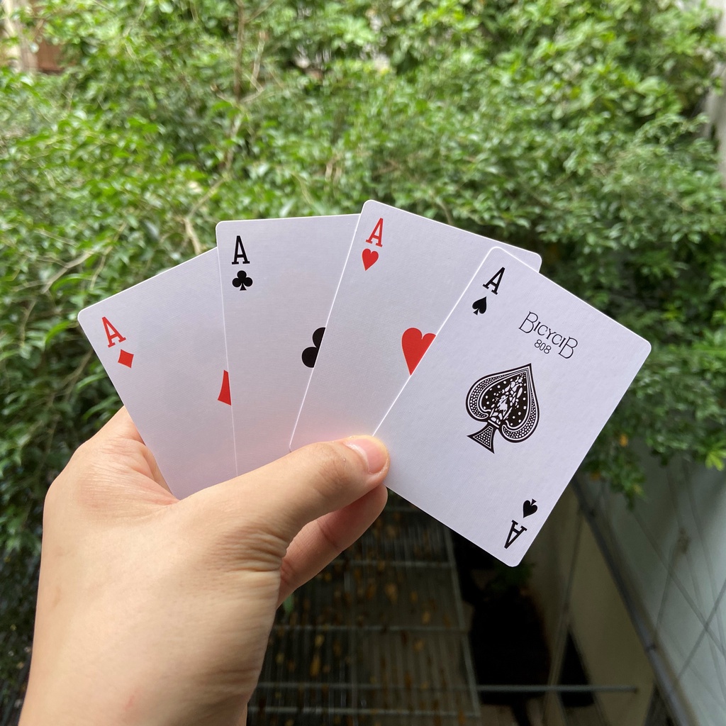 Ảo Thuật Bài 10 Biến Thành Át