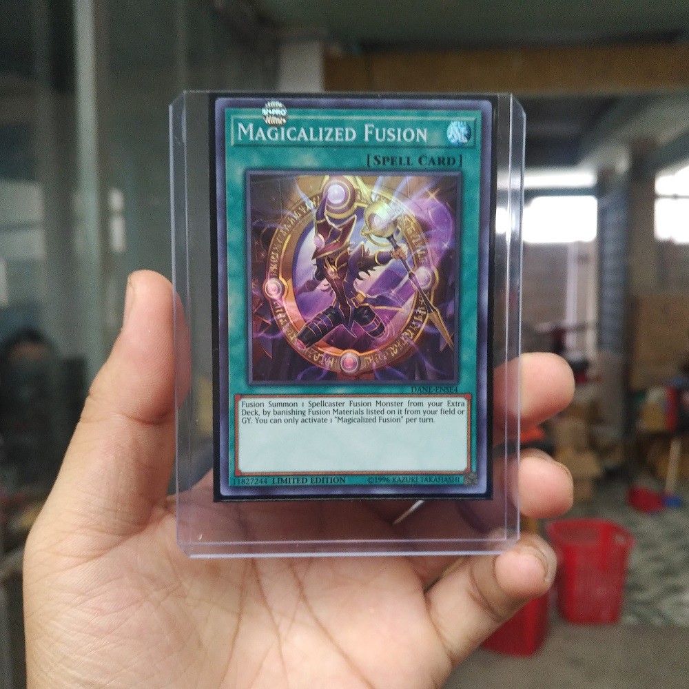 Thẻ bài YUGIOH DANE-ENSE4 Magicalized Fusion – Super Rare (Tặng Loader)