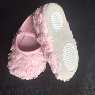 Giày tập đi bé gái