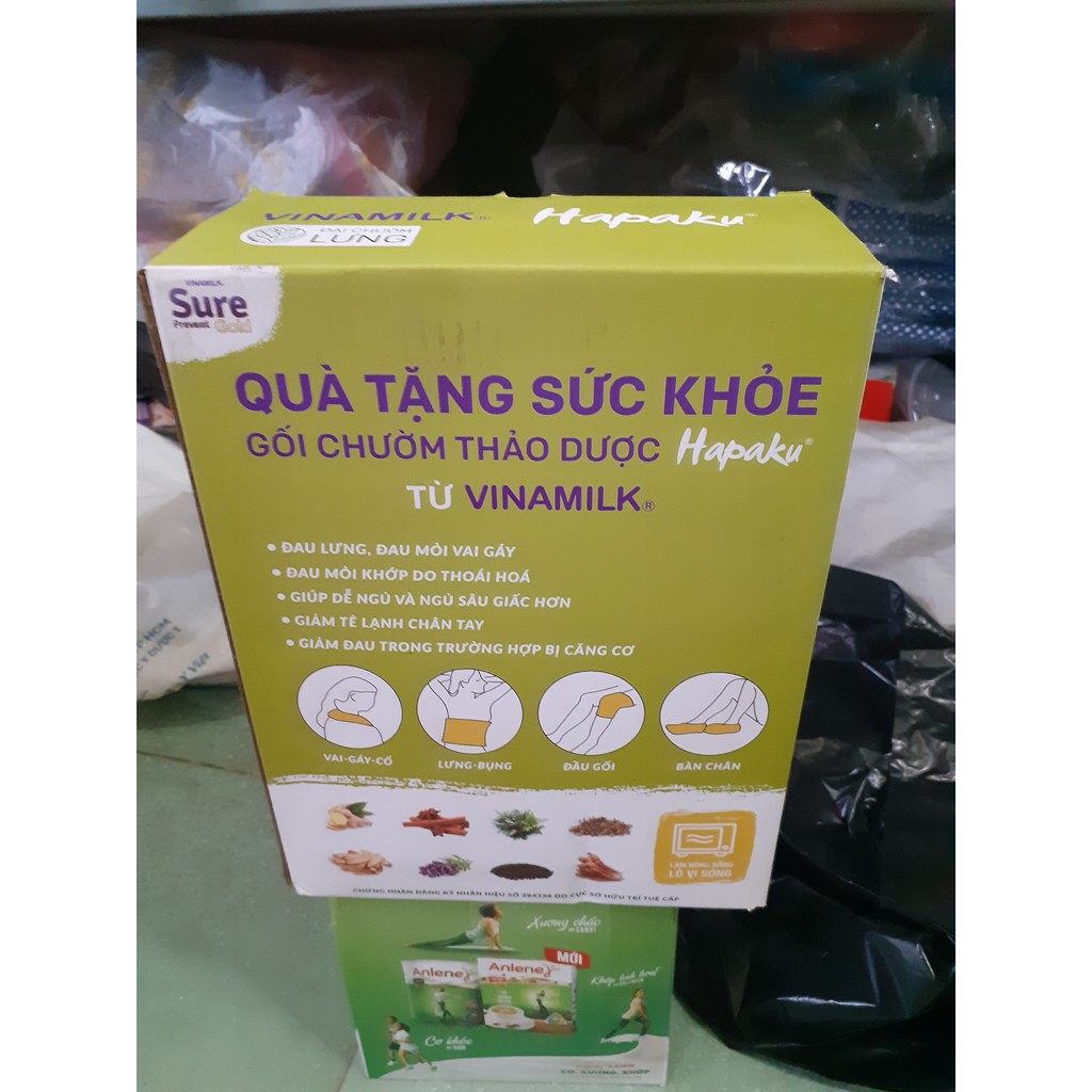 Gối chườm thảo dược Hapaku quà tặng từ Vinamilk