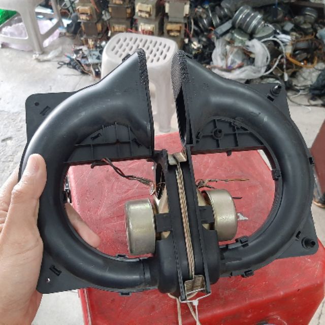 Cặp loa có vòi cổ của tivi nhỏ hát tốt. 589nhattao