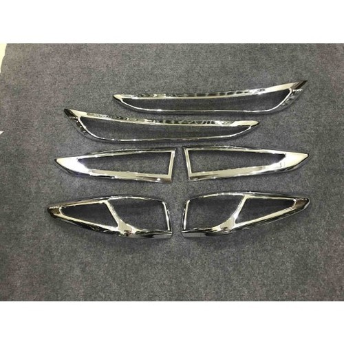 Ốp trang trí viền đèn pha hậu Hyundai Kona 2018-2019