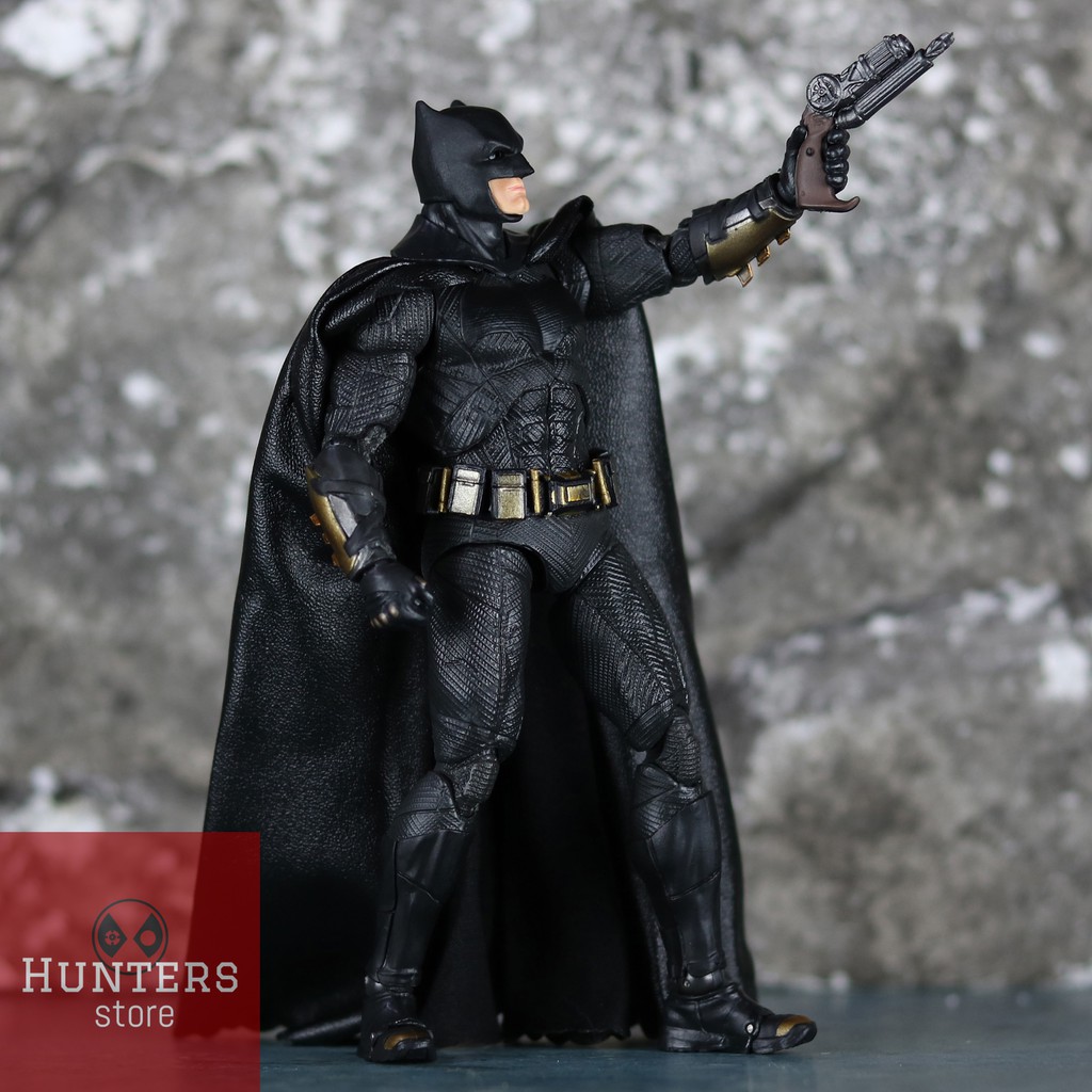 Mô hình Batman Mafex Justice League