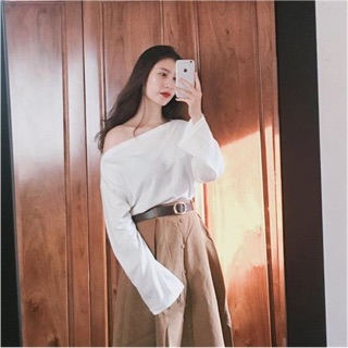 Áo len lệch vai 