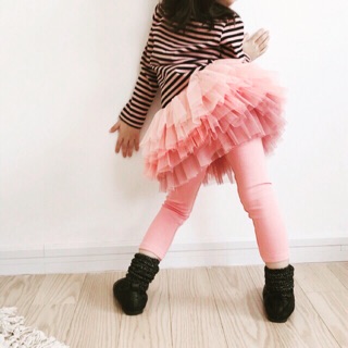 Quần legging liền chân váy ren bồng
