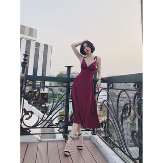 Đầm maxi xẻ v ngực