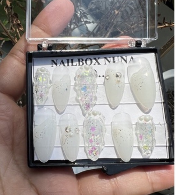 Nailbox Nuna móng úp thiết kế móng tay thuỷ tinh vẽ sóng biển trắng mắt mèo đính vỏ sò