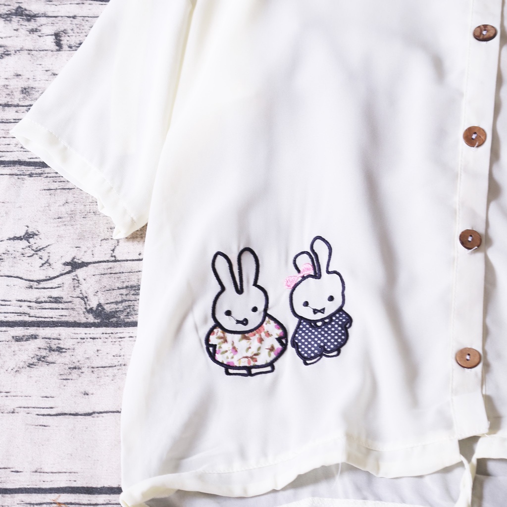 ÁO SƠ MI VOAN MỎNG CÓ MŨ THÊU HỌA TIẾT