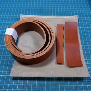Bộ phôi dây lưng 35mm da vachetta nhuộm thảo mộc.
