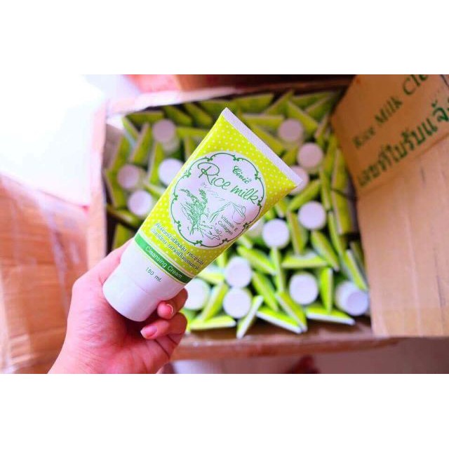 SỮA RỬA MẶT GẠO CIVIC THÁI LAN ₫55.000 | BigBuy360 - bigbuy360.vn