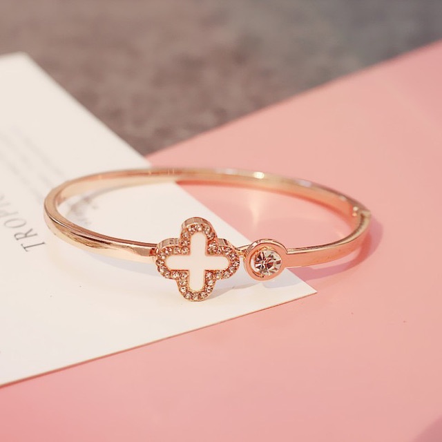 Vòng Tay Nữ Hình Chữ Thập Đính Đá Kiểu Đơn Giản Style Hàn Quốc