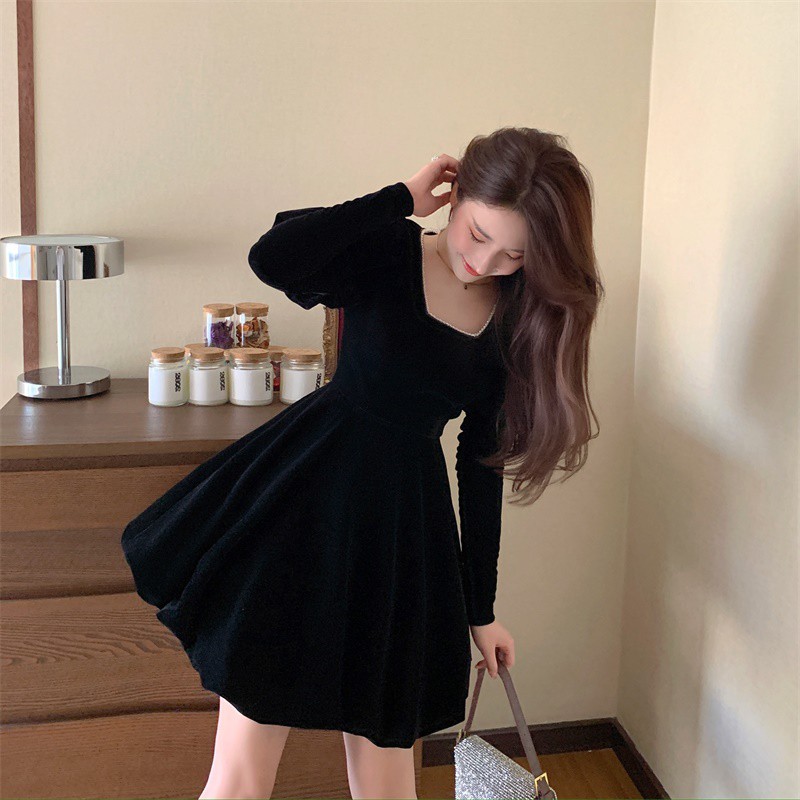 Đầm nữ đen dáng xòe tay dài cổ vuông Emilyshop