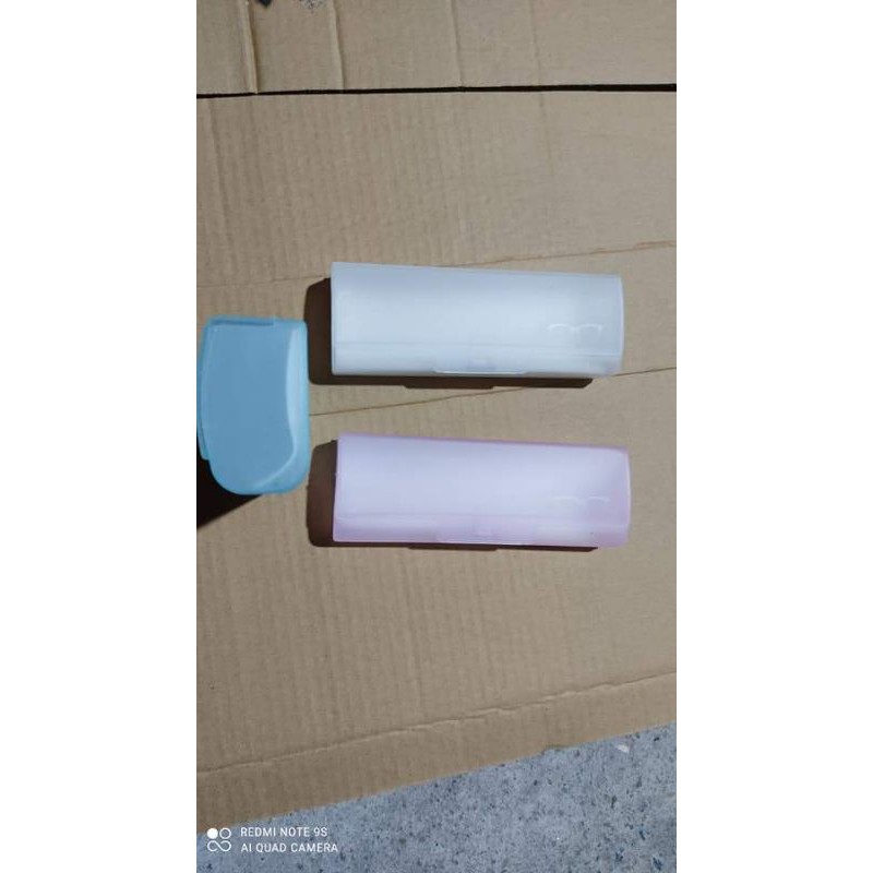 Hộp đựng kính mắt,hộp cận nhựa( thanh lý), chất nhựa giúp bảo vệ mắt kính | BigBuy360 - bigbuy360.vn