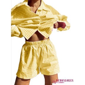 Set 2 món gồm áo sơ mi tay dài + quần đùi họa tiết kẻ sọc trẻ trung cho nữ