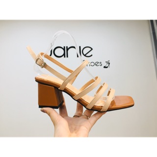 Sandal dây mảnh gót vuông