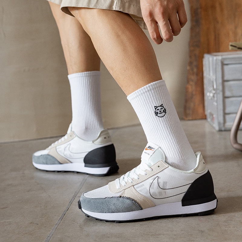 Tất thêu hoạt hình nhỏ nam nữ