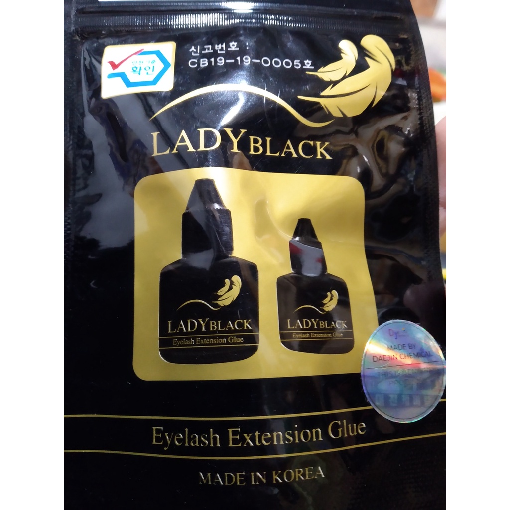 Keo nối mi dạng keo nước lady black glue hiệu lady loại mới giúp nối mi cực chắc độ bên 5-6 tuần keo ít cay  .