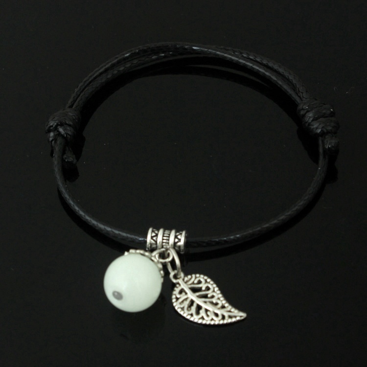 Vòng tay phát sáng hình chiếc lá cho cặp đôi | BigBuy360 - bigbuy360.vn