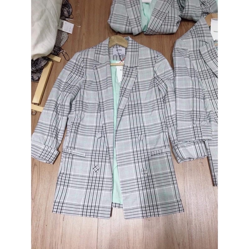 Áo vest BERSHKA new tag form cực đẹp