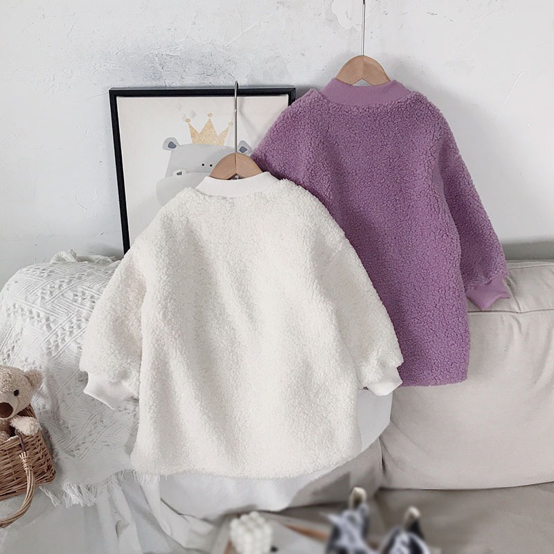 Áo sweater thêu họa tiết xinh xắn theo phong cách mùa đông hàn quốc