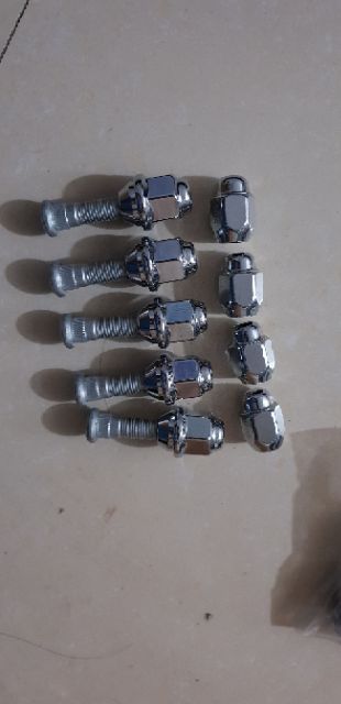 Ốc tắc kê, ốc lốp xe Ford Ranger, BT50, Vios, Innova, Fortuner, i10, Morning các dòng xe