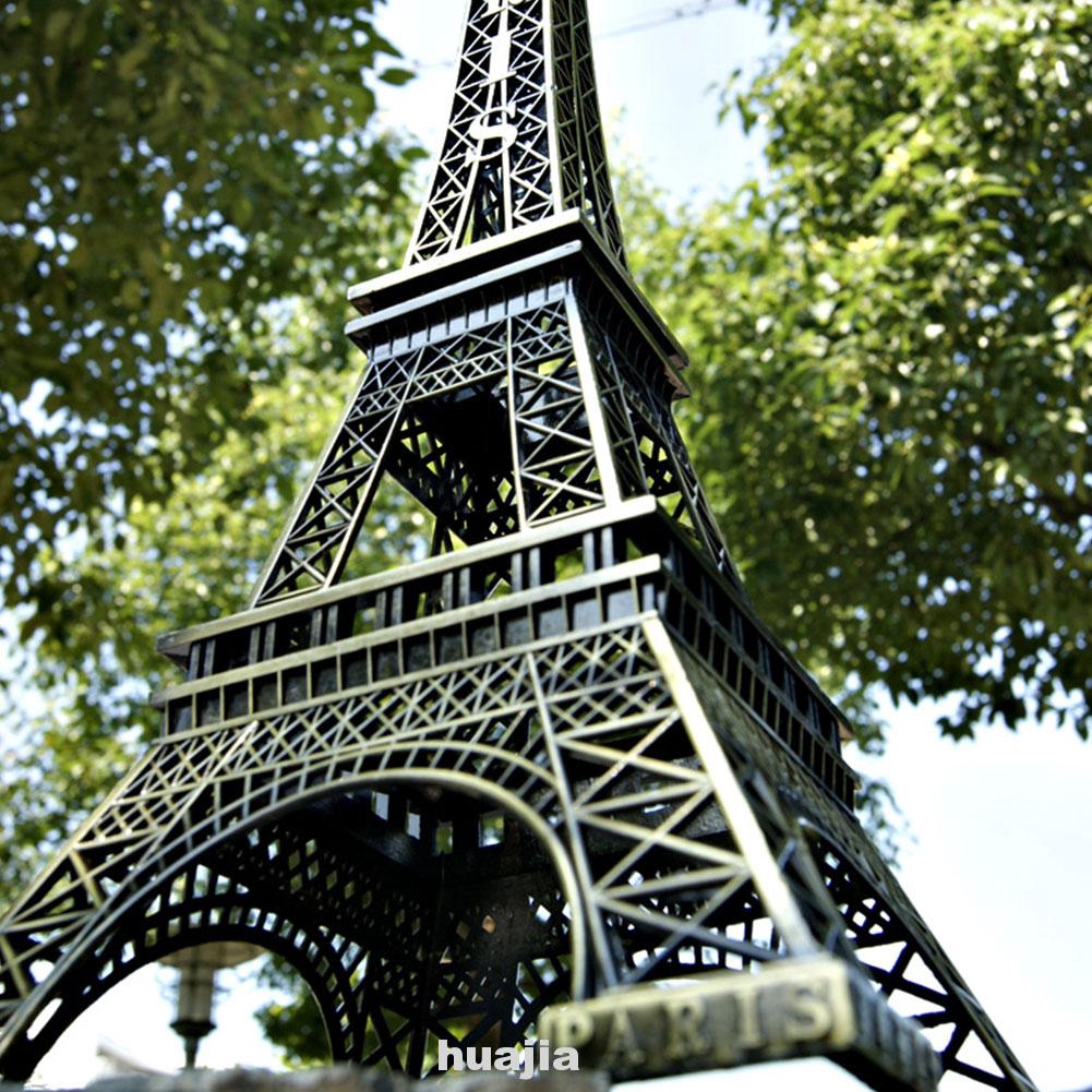 Tháp Eiffel Trang Trí Phòng Khách Độc Đáo