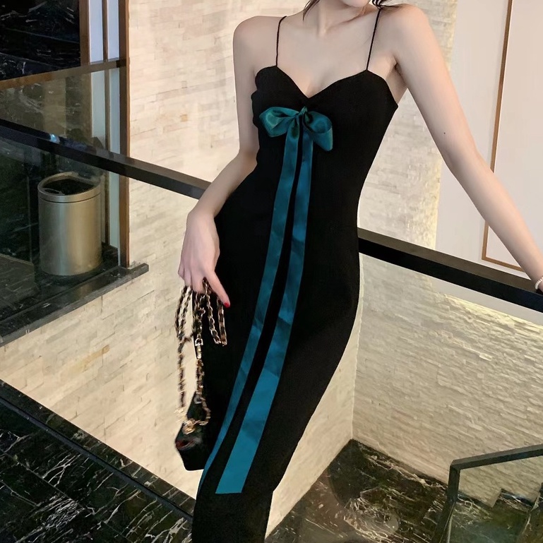 Đầm Hai Dây Màu Đen Dáng Ôm Phong Cách Âu Mỹ Thời Trang Quyến Rũ Cho Nữ