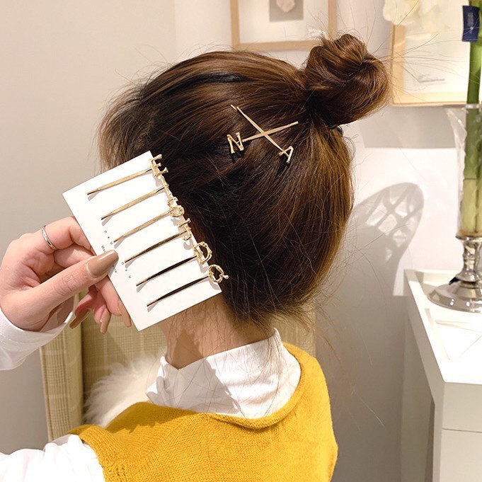 (Mới về )Kẹp tóc bảng chữ cái kim loại dễ thương Hàn Quốc Tatitava