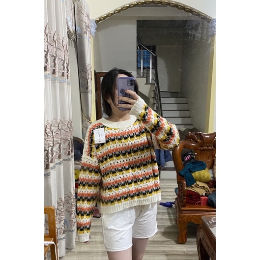 Áo len dáng ngắn mỏng nhẹ họa tiết xinh xắn