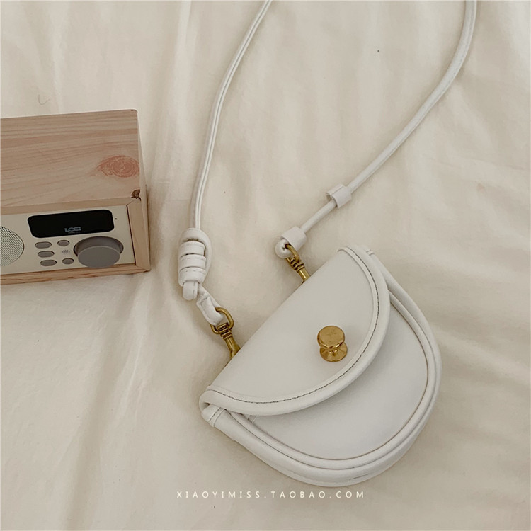 Túi đeo chéo kiểu dáng bán nguyệt phong cách Phương Tây retro dễ phối đồ thời trang dành cho nữ