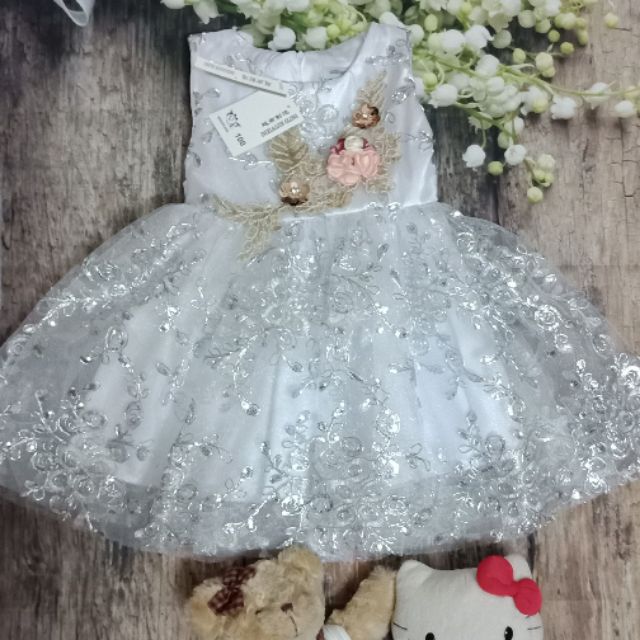Đầm công chúa của  triệu linh