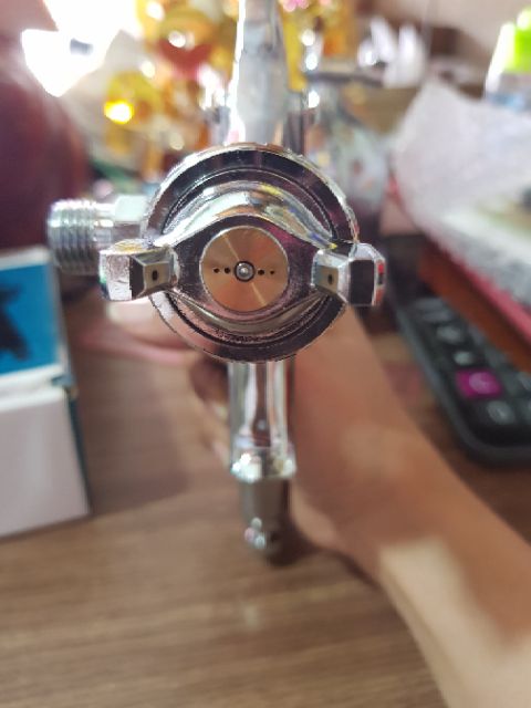 Súng phun sơn IWATA W71.