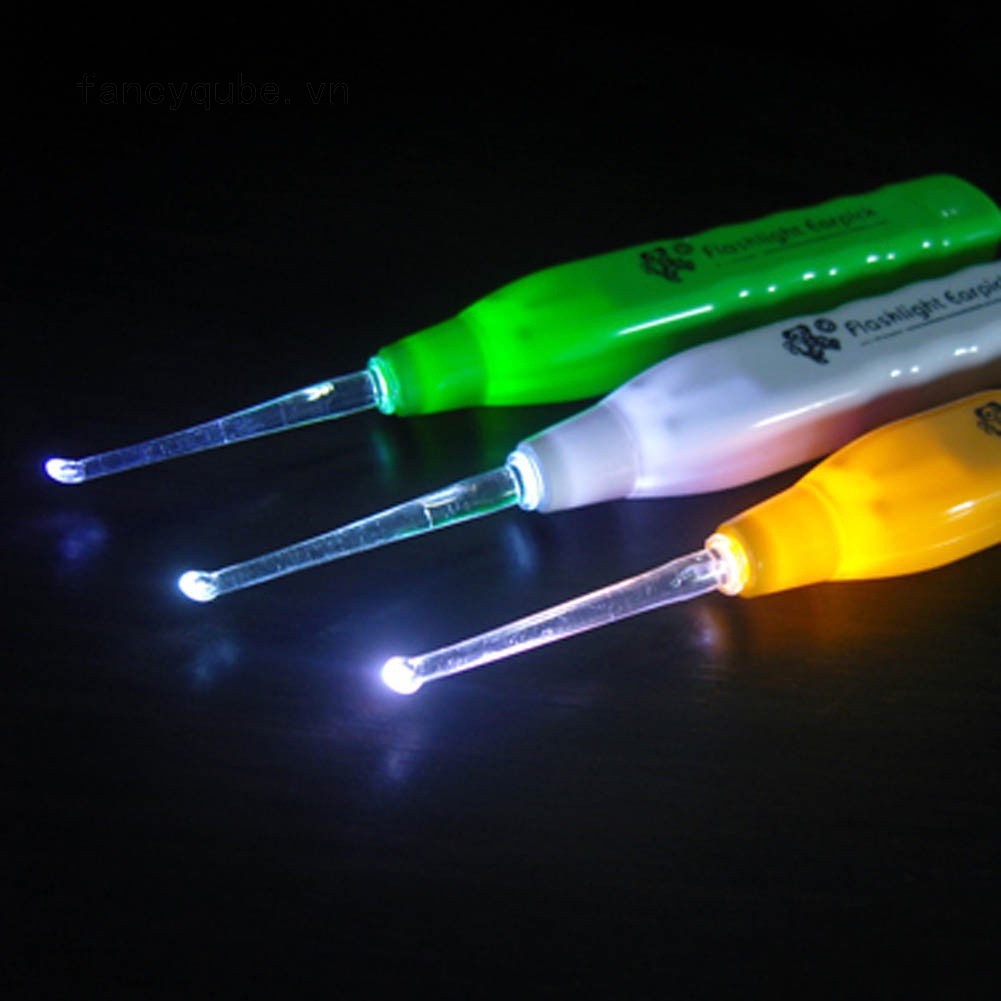 Dụng cụ vệ sinh tai có đèn