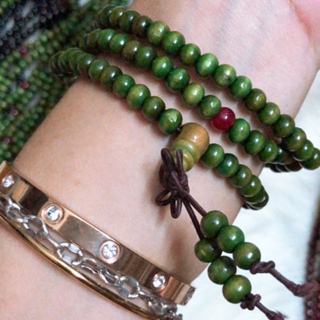 Vòng tay 108 hạt nhiều màu