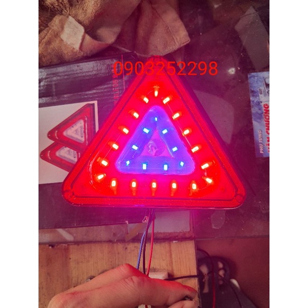 Đèn led tam giác cảnh báo xe tải , xe hơi , tàu thuyền kt 15,5cm× 16,5cm siêu đẹp 24v