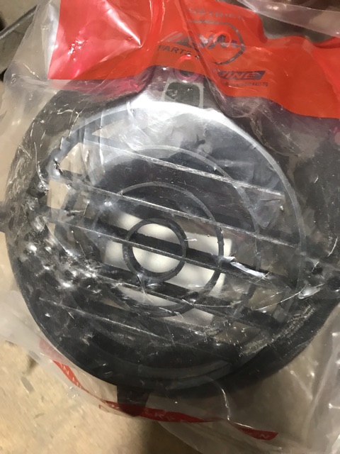 Chụp quạt nhựa xe Attila Elizabeth Fi hãng