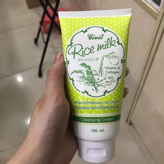 Sữa rửa mặt gạo