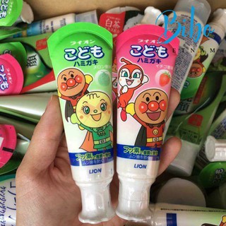 Kem đánh răng nuốt được Lion Nhật