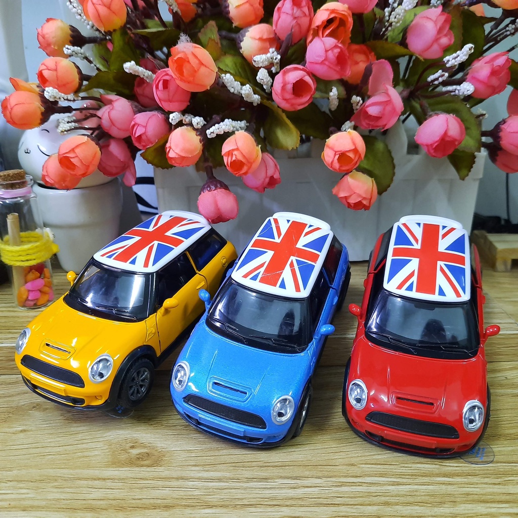 Xe ô tô đồ chơi mô hình mini cooper S bằng sắt chạy cót có âm thanh và đèn