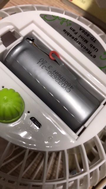 Quạt kẹp bàn mickey