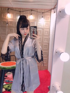 Áo choàng phi bóng phối ren