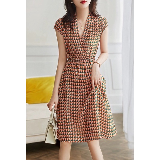 Đầm xoè thắt eo tay ngắn cổ tim thương hiệu Dior CD cao cấp