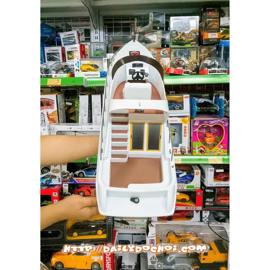 Du thuyền Salina, thuyền hành trình Luxury điều khiển từ xa