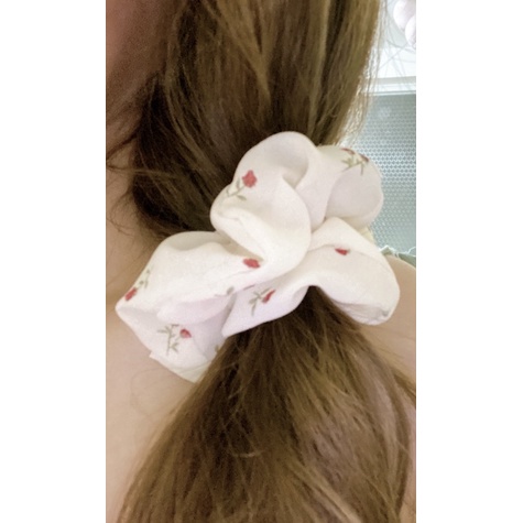 Dây cột tóc Scrunchies voan hoa hồng