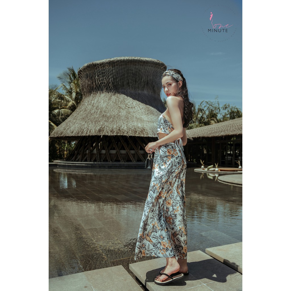 Đầm Lụa Buộc Cổ Hoạ Tiết+ Khăn Turban Thiết Kế